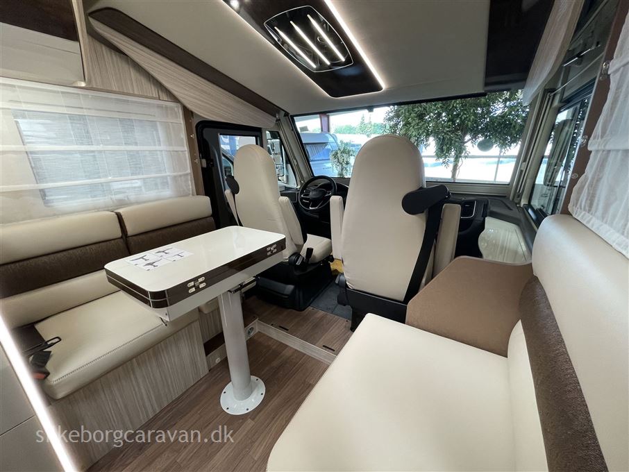 Elnagh Magnum 582